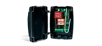 Central electrónica Industrias Cascan para automatización de puertas y portones