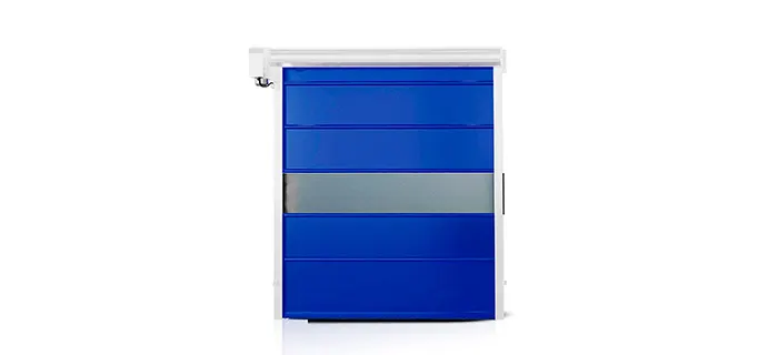 Puerta rápida enrollable industrial para acceso logístico y control de temperatura