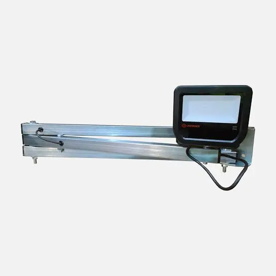 Lampara led con Brazo articulado para Muelle de Carga